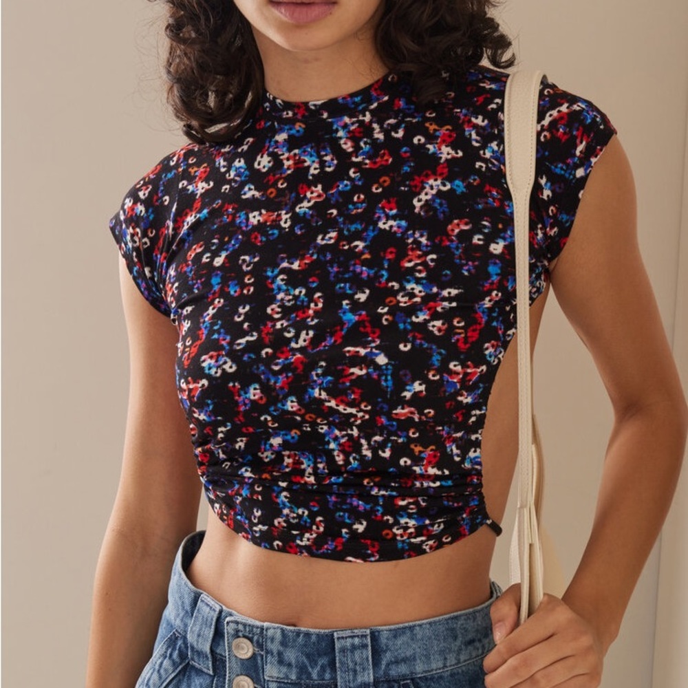 Isabel amaranth Etoile Juvia Cropped Top in Black